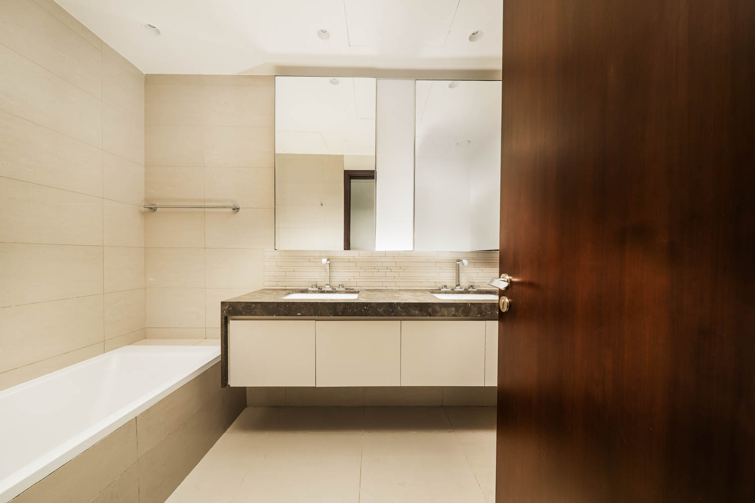 2 Bedrooms Apartment in Acacia A