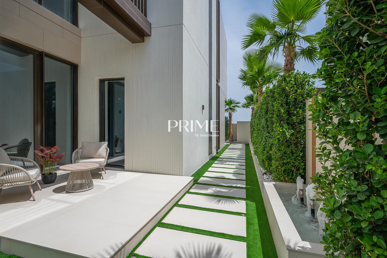 5 Bedrooms Villa in Palm Hills