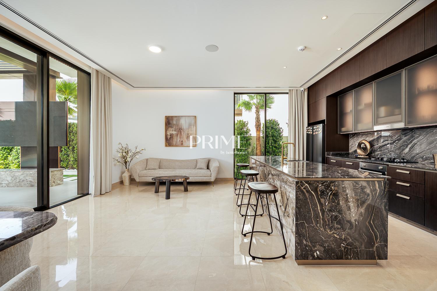 5 Bedrooms Villa in Palm Hills