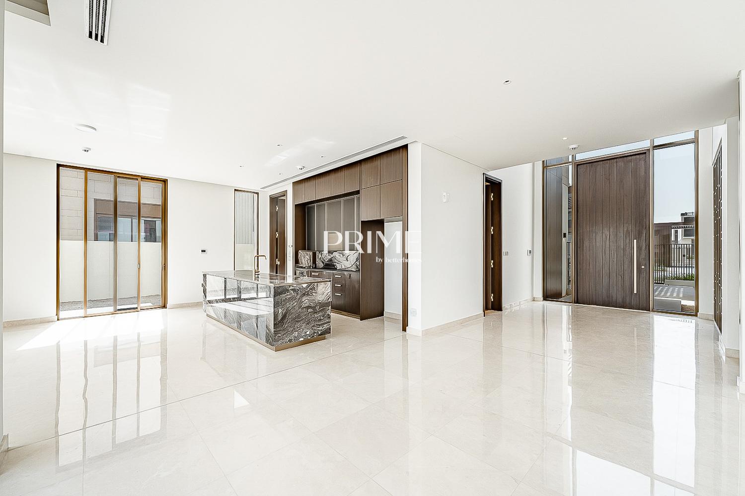 5 Bedrooms Villa in Palm Hills