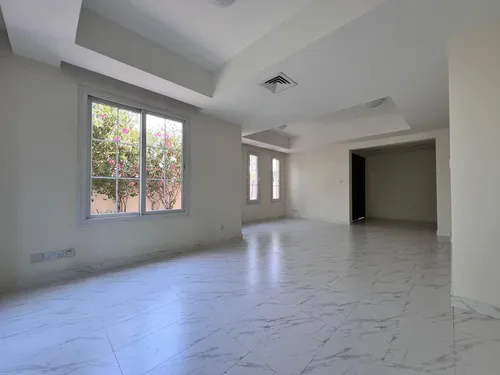 2 Bedrooms Townhouse in Springs 3