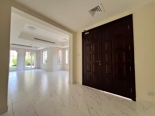 2 Bedrooms Townhouse in Springs 3