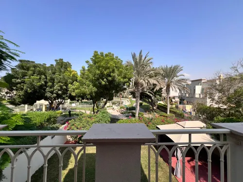 2 Bedrooms Townhouse in Springs 3
