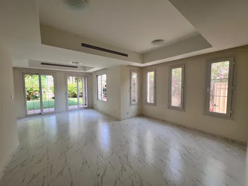 2 Bedrooms Townhouse in Springs 3