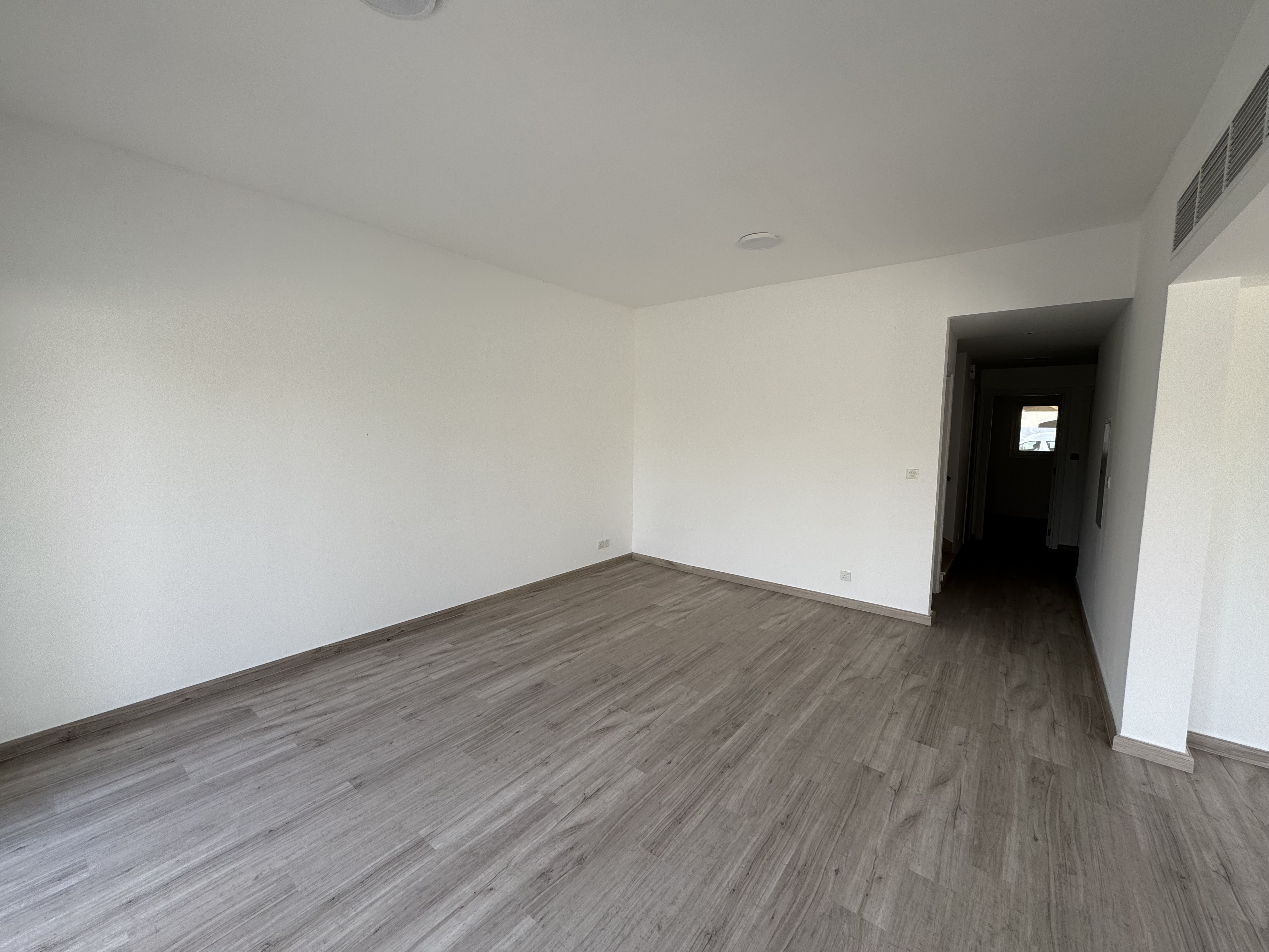 3 Bedrooms Townhouse in Springs 5