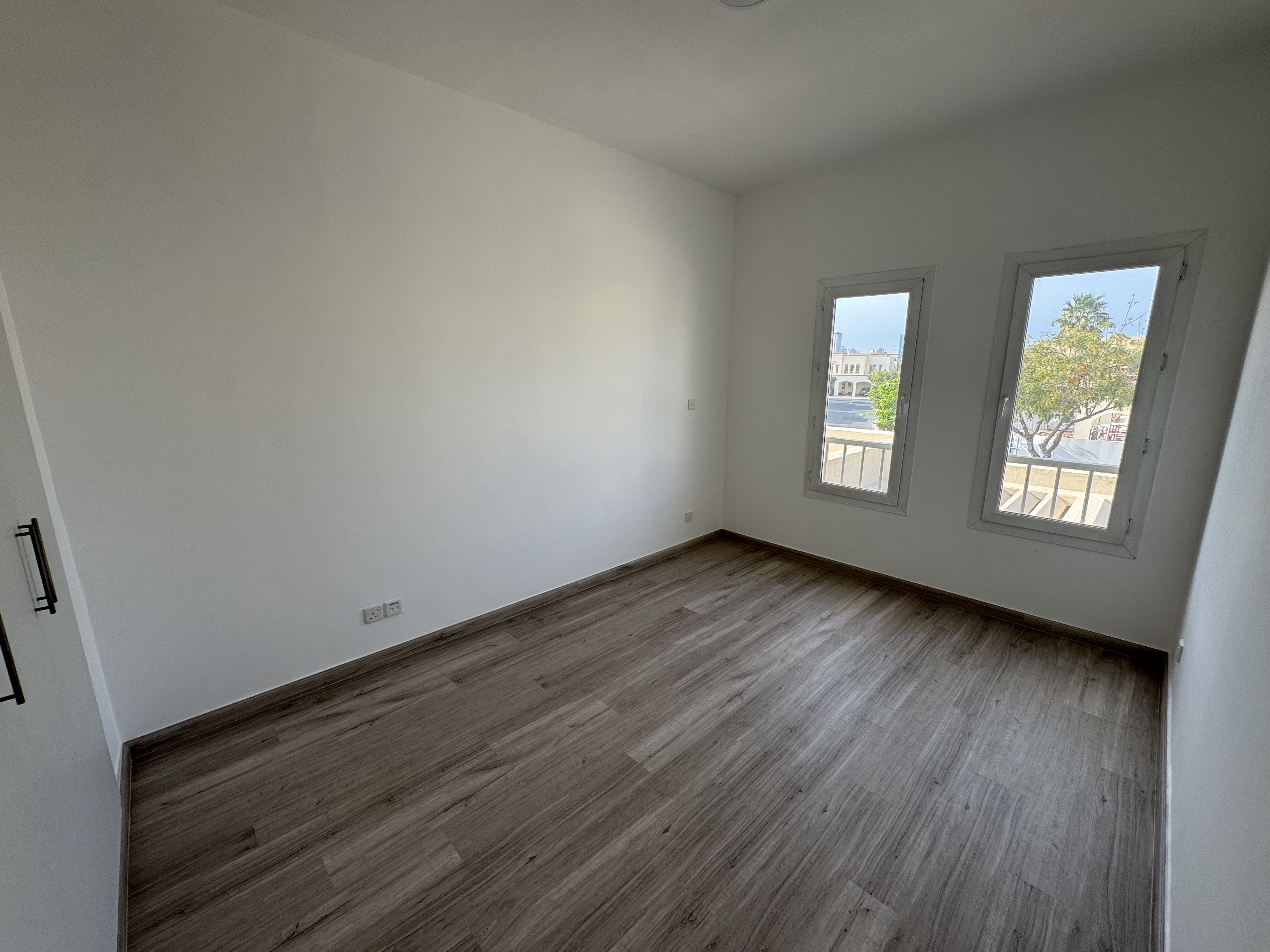 3 Bedrooms Townhouse in Springs 5