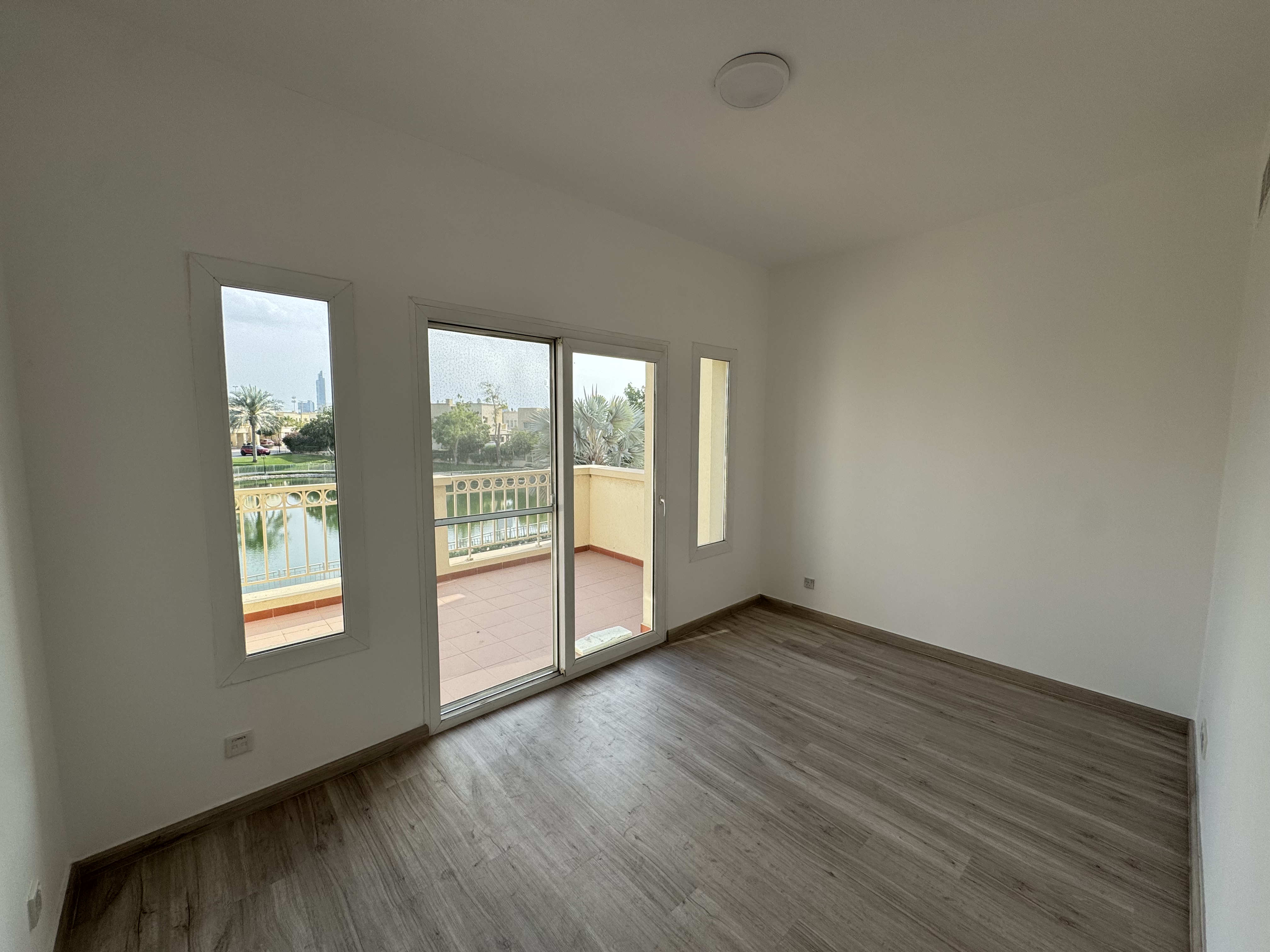 3 Bedrooms Townhouse in Springs 5