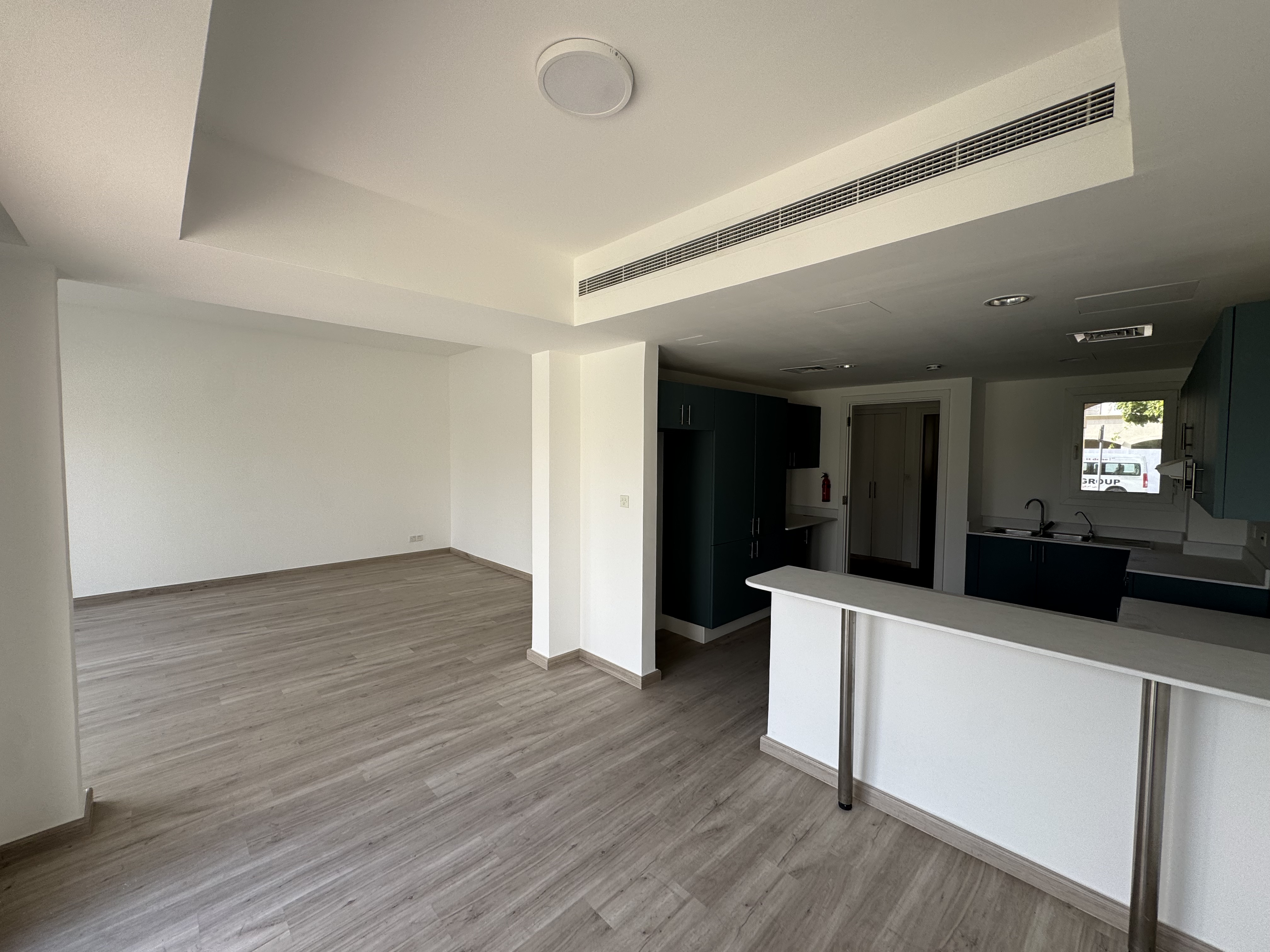 3 Bedrooms Townhouse in Springs 5