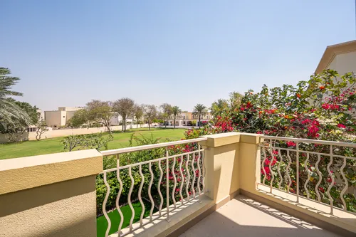 2 Bedrooms Villa in Springs 1