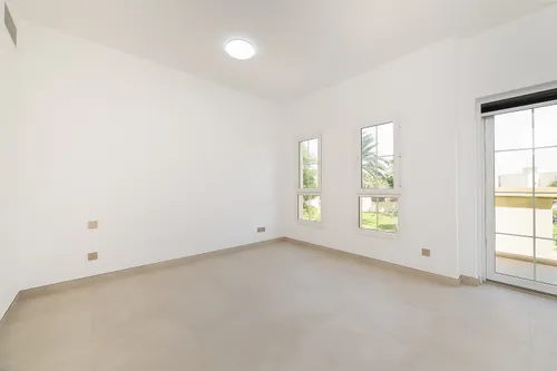 2 Bedrooms Villa in Springs 1