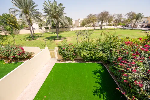 2 Bedrooms Villa in Springs 1