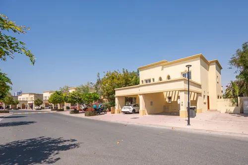 2 Bedrooms Villa in Springs 1