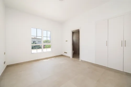 2 Bedrooms Villa in Springs 1