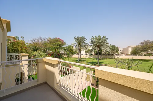 2 Bedrooms Villa in Springs 1