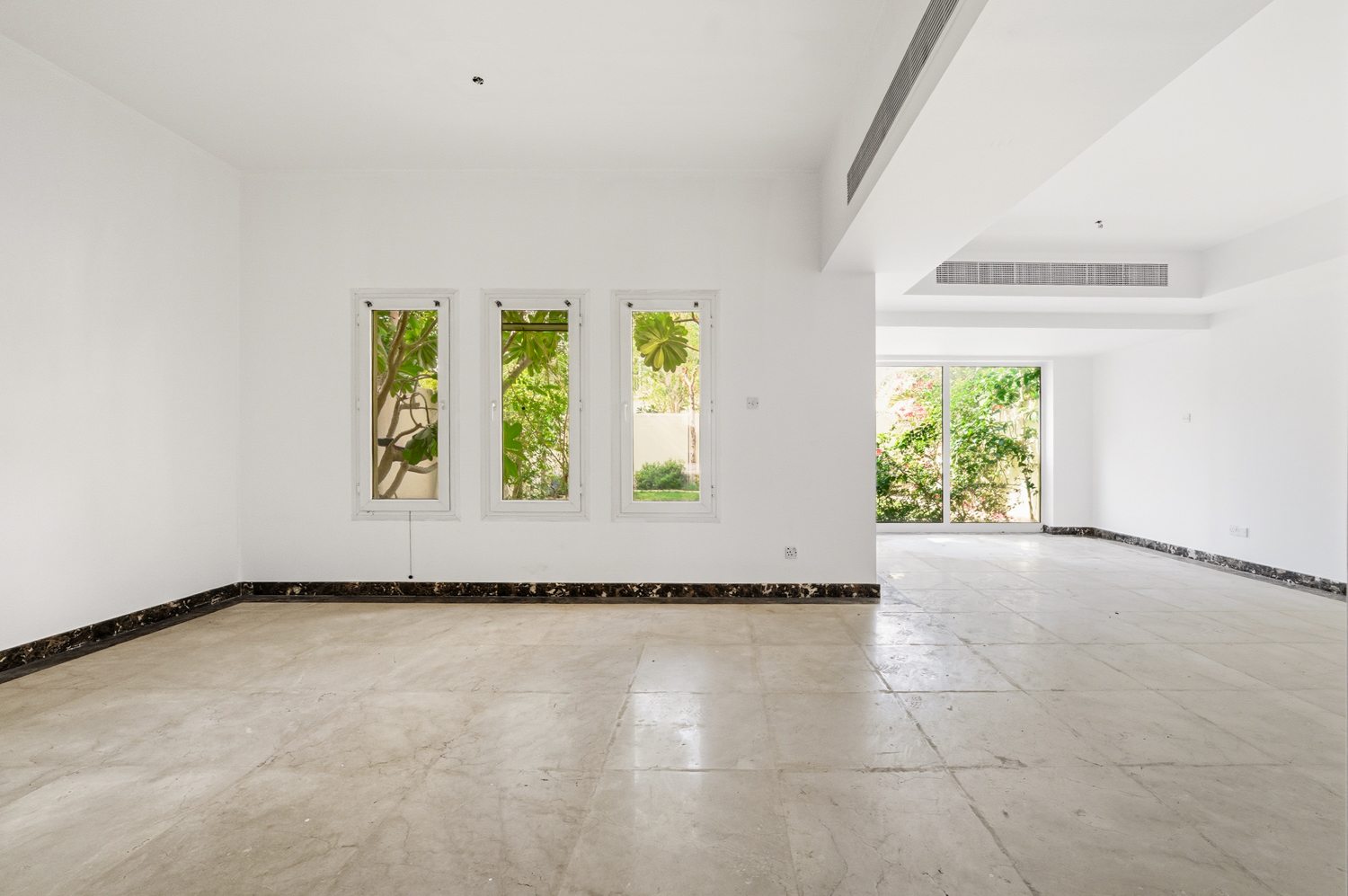 3 Bedrooms Townhouse in Springs 10