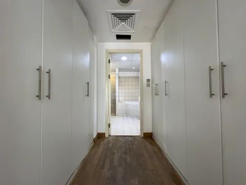 5 Bedrooms Villa in Meadows 9