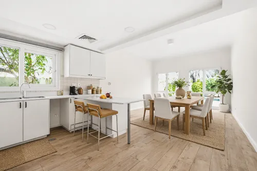 5 Bedrooms Villa in Meadows 2