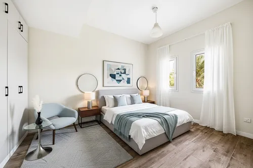 5 Bedrooms Villa in Meadows 2