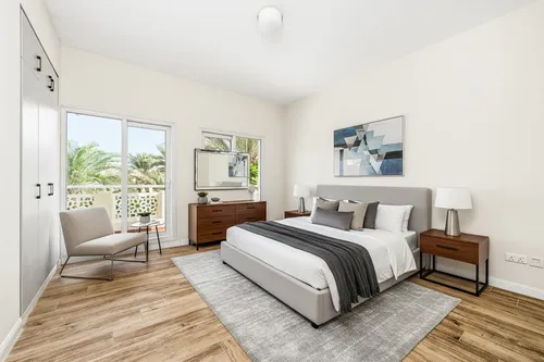 5 Bedrooms Villa in Meadows 2