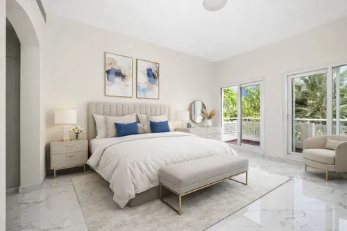 5 Bedrooms Villa in Meadows 2