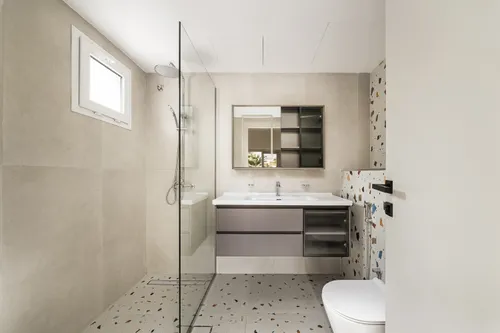 5 Bedrooms Villa in Meadows 2