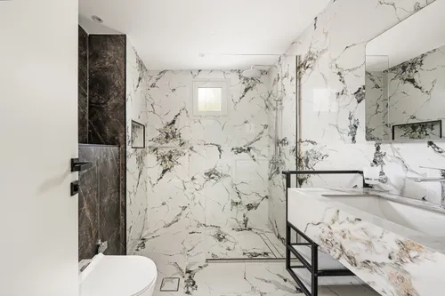 5 Bedrooms Villa in Meadows 2