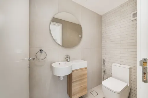 5 Bedrooms Villa in Meadows 2