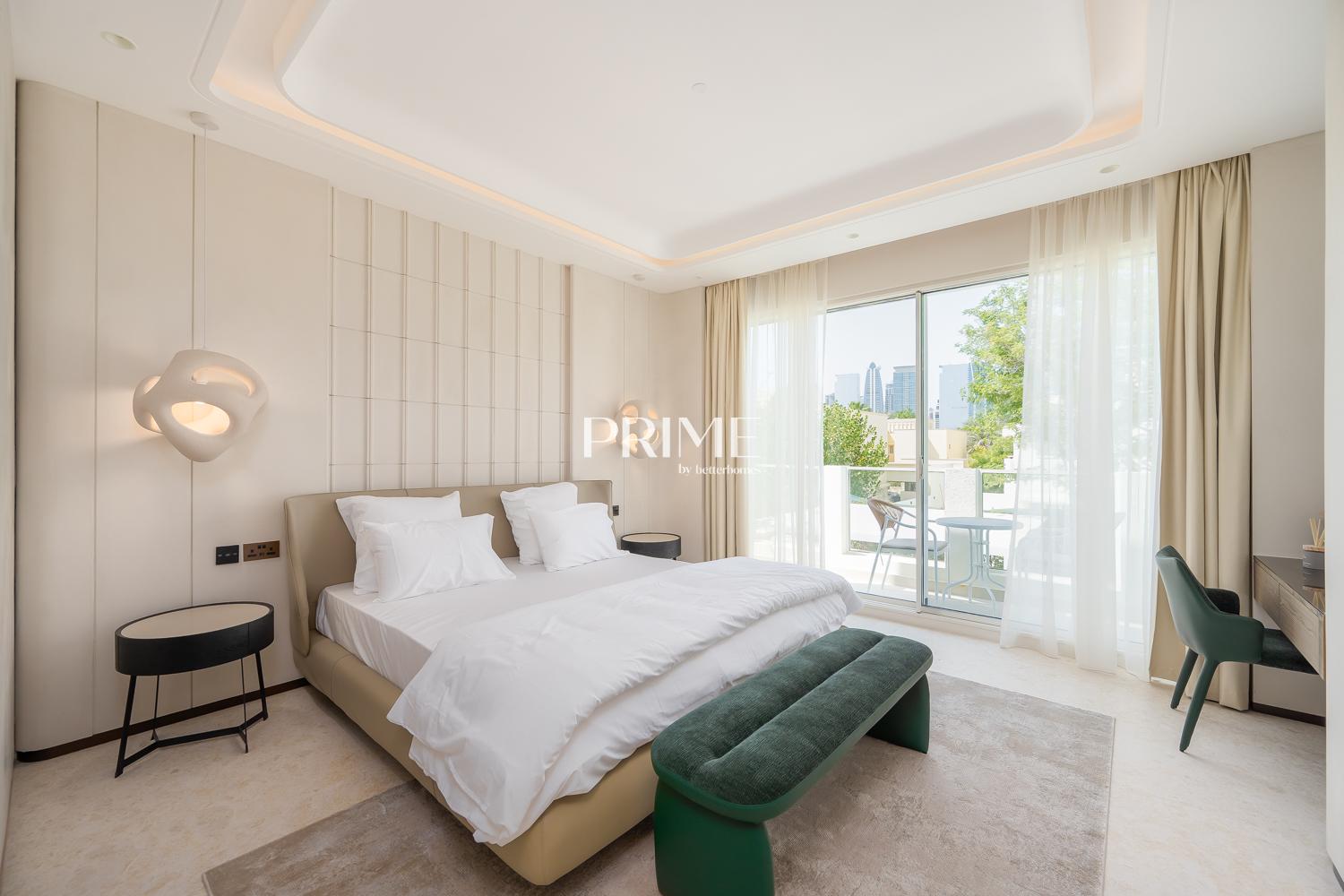4 Bedrooms Villa in 6 Street, Meadows