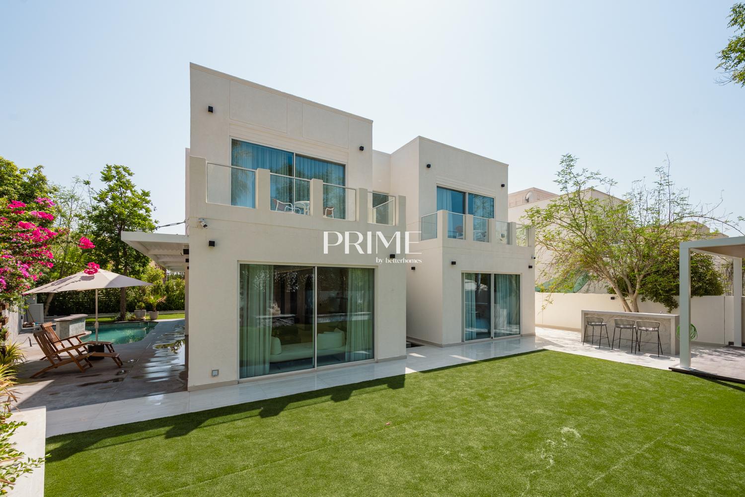 4 Bedrooms Villa in 6 Street, Meadows