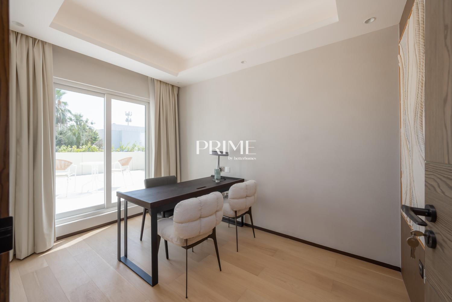4 Bedrooms Villa in 6 Street, Meadows