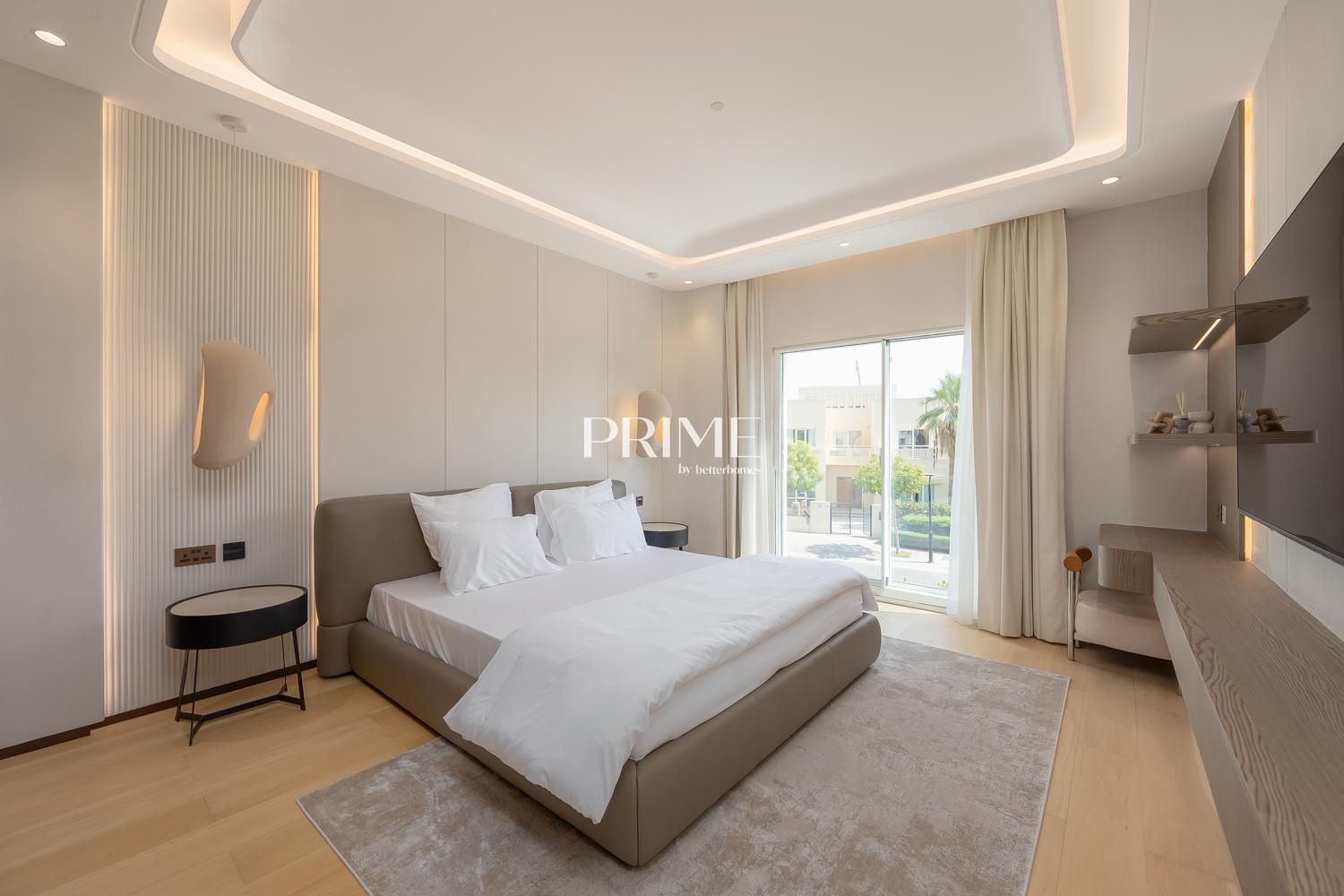 4 Bedrooms Villa in 6 Street, Meadows