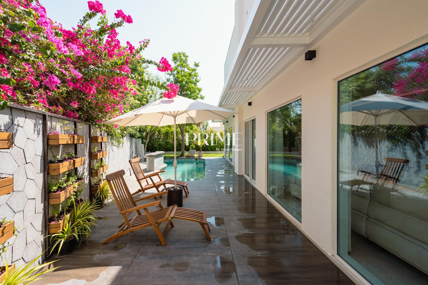 4 Bedrooms Villa in 6 Street, Meadows