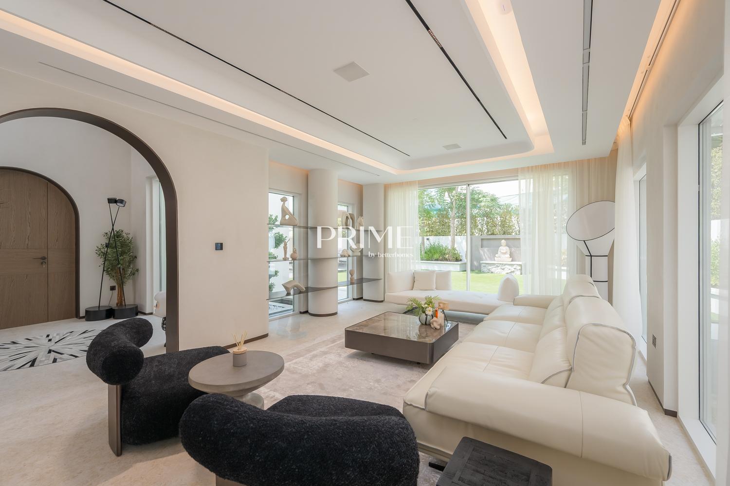 4 Bedrooms Villa in 6 Street, Meadows