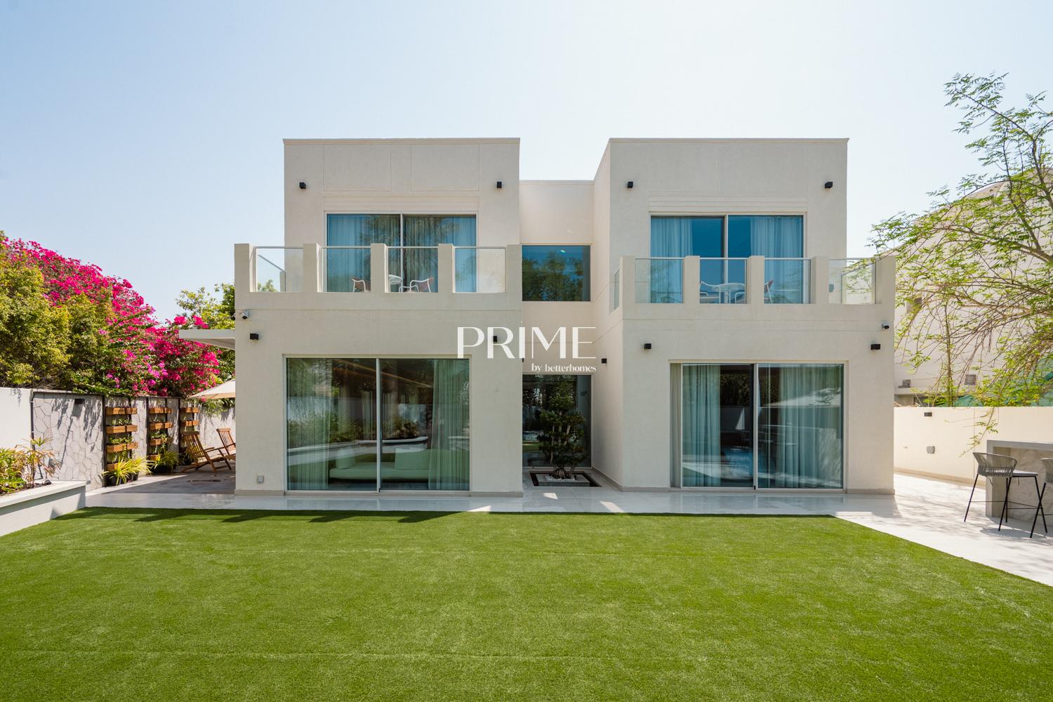 4 Bedrooms Villa in 6 Street, Meadows