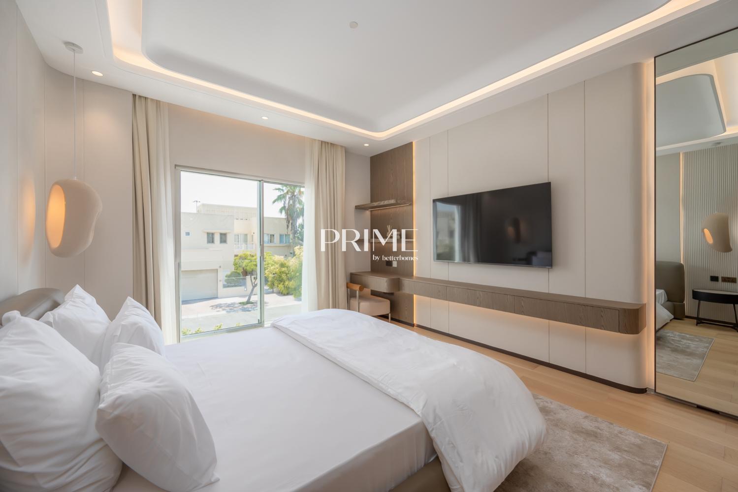 4 Bedrooms Villa in 6 Street, Meadows
