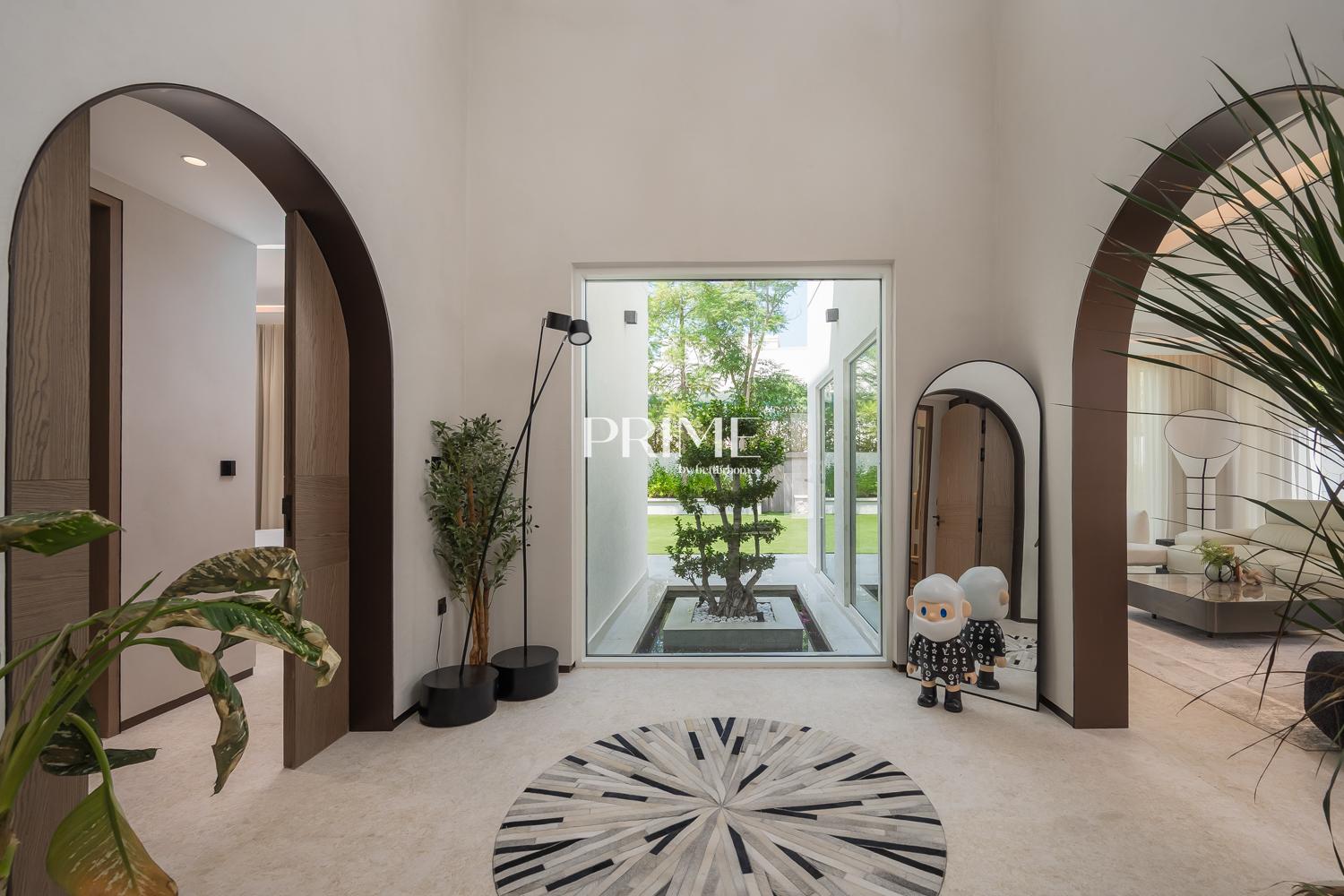 4 Bedrooms Villa in 6 Street, Meadows