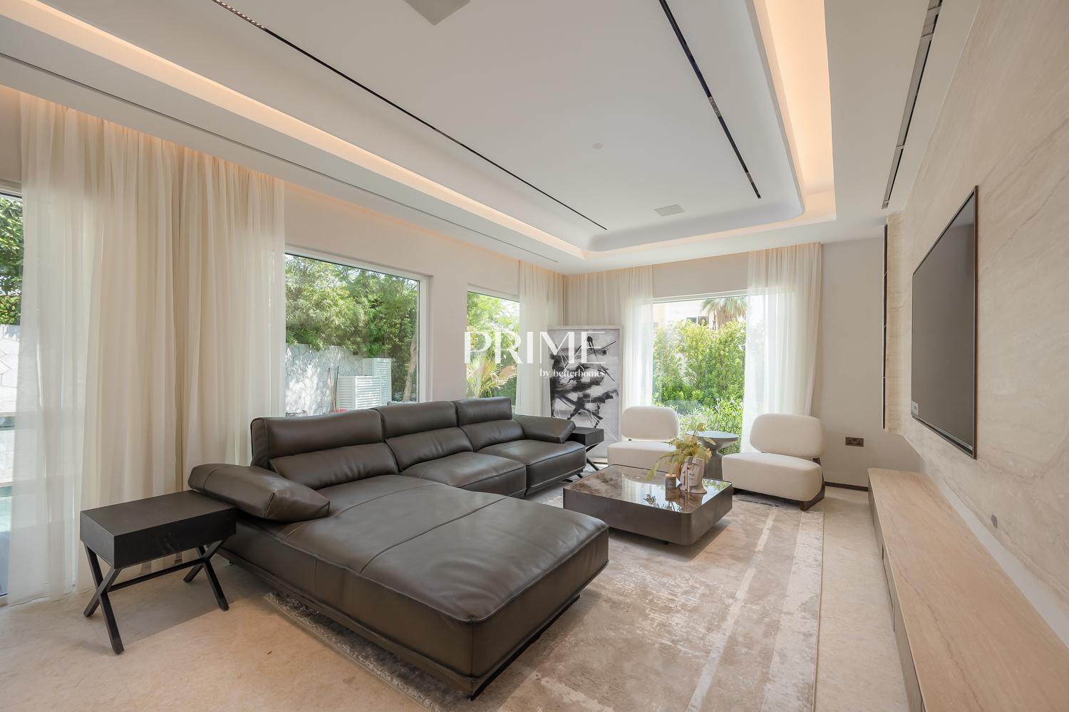 4 Bedrooms Villa in 6 Street, Meadows