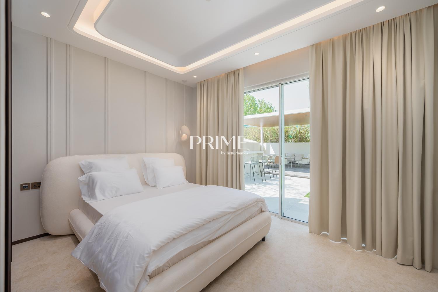 4 Bedrooms Villa in 6 Street, Meadows