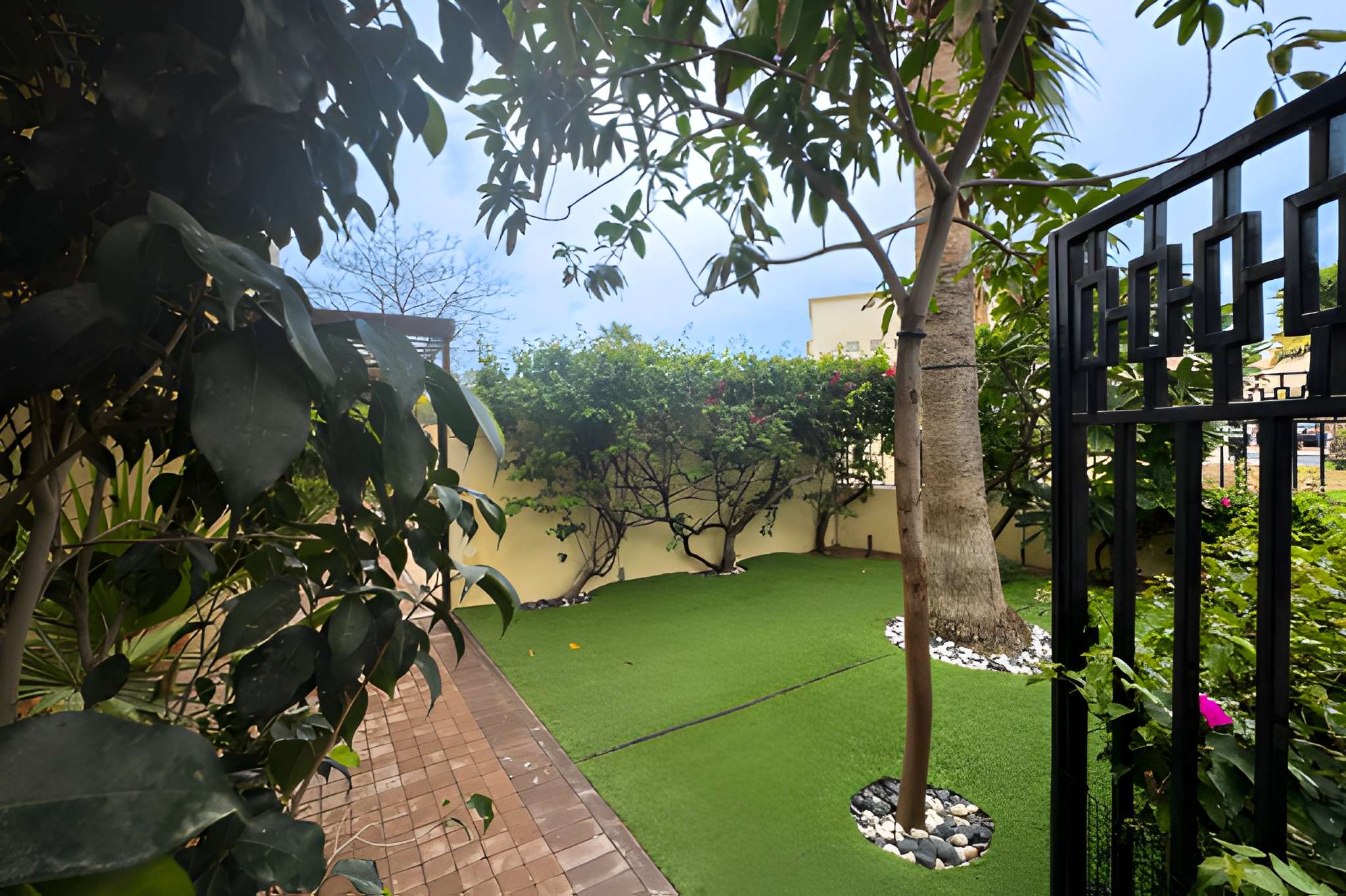 3 Bedrooms Townhouse in Springs 1