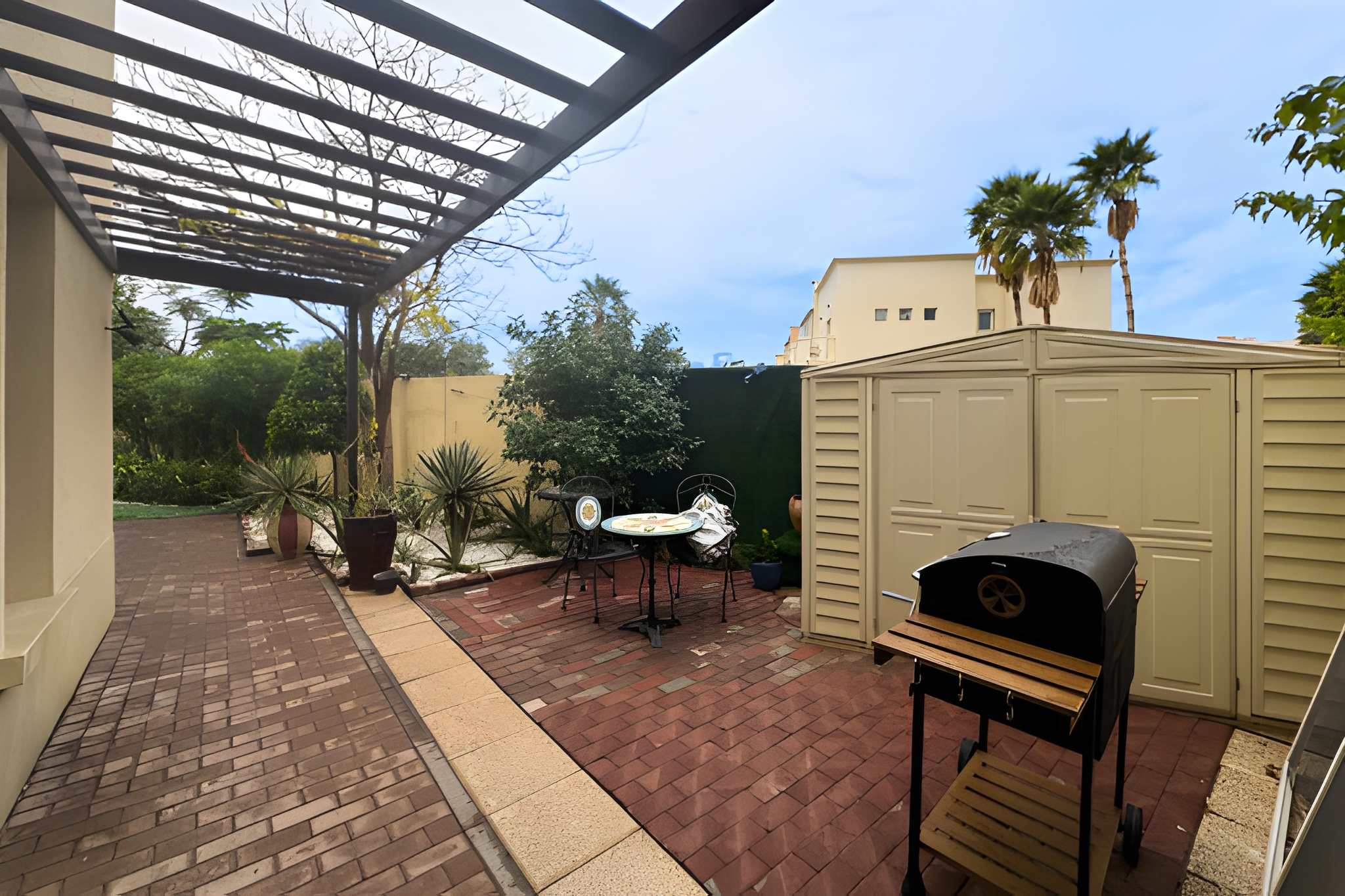 3 Bedrooms Townhouse in Springs 1