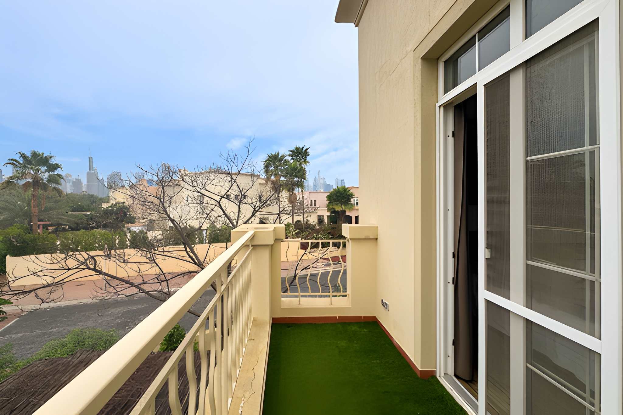 3 Bedrooms Townhouse in Springs 1