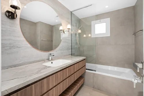 5 Bedrooms Villa in 1 Street, Meadows