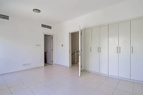 3 Bedrooms Townhouse in Springs 9