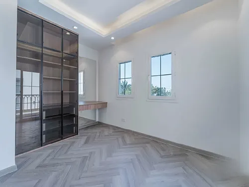 2 Bedrooms Villa in Springs 11
