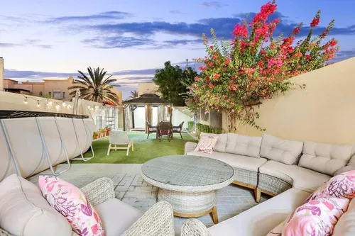 2 Bedrooms Villa in Springs 10