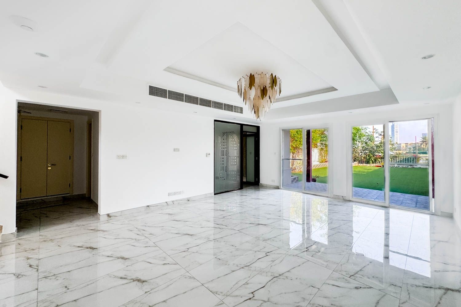 3 Bedrooms Townhouse in Springs 14