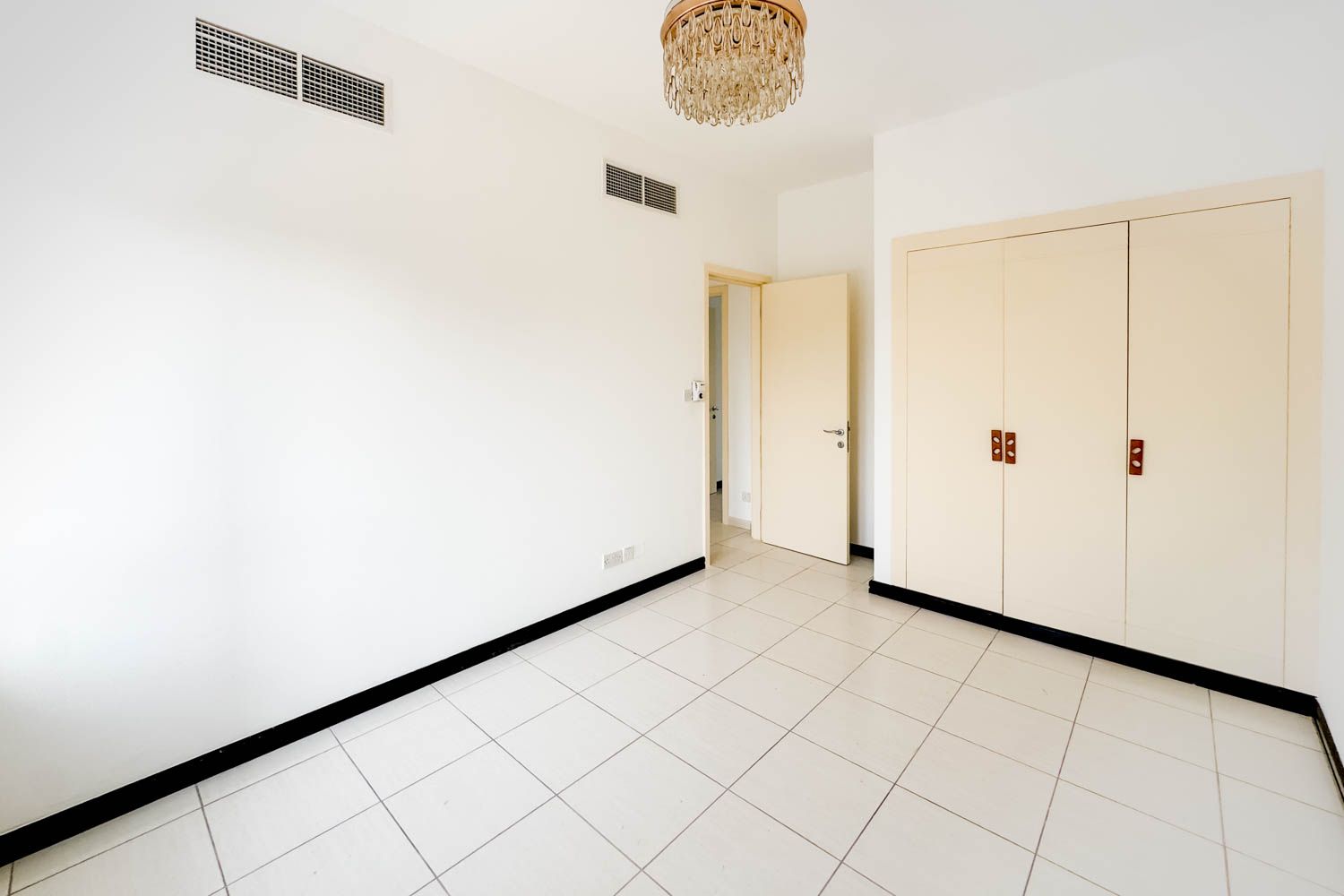 3 Bedrooms Townhouse in Springs 14