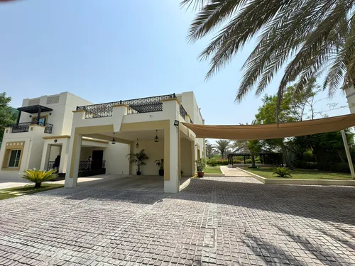 5 Bedrooms Villa in Sector H