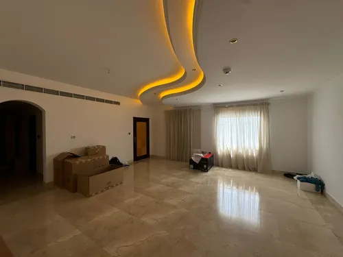 5 Bedrooms Villa in Sector H