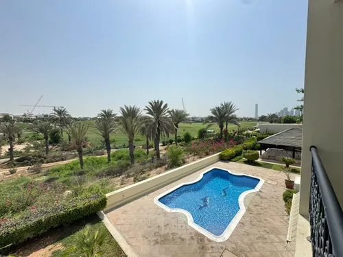 5 Bedrooms Villa in Sector H